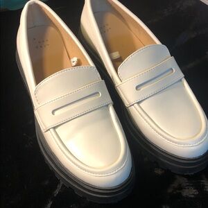 A New Day Womens patent cream loafers 8.5